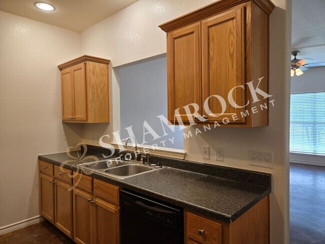 Foto del edificio - Chambers Creek Condos