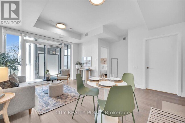 Photo du bâtiment - 664-664 Spadina Ave.