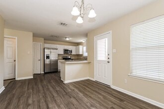 Building Photo - 6348 Austinville Dr