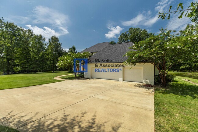 Foto del edificio - 5 Bed/3.5 Bath in New Castle of Madison