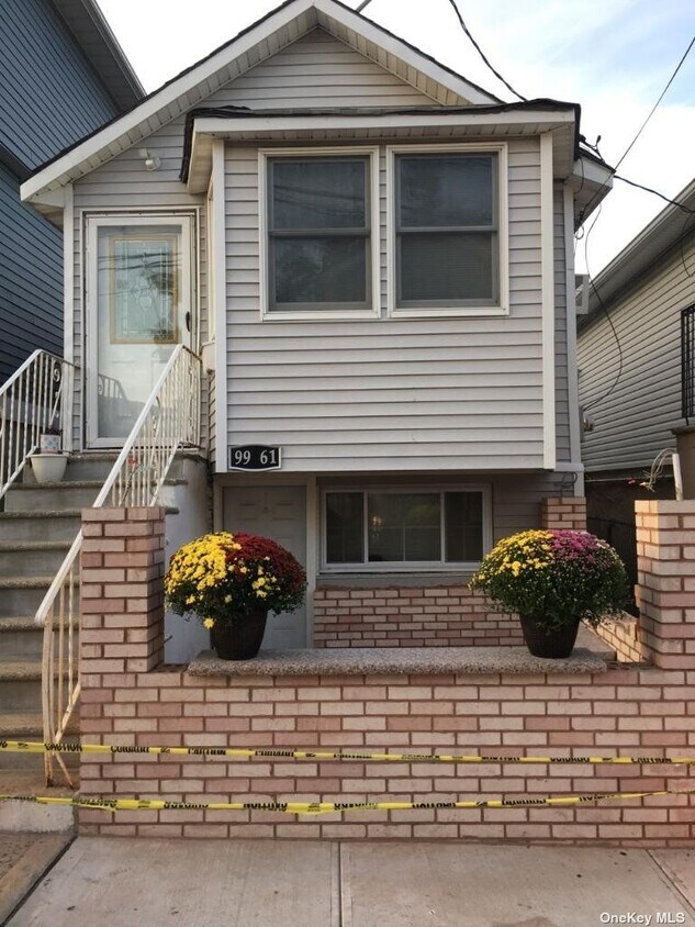 Primary Photo - 99-61 163rd Rd