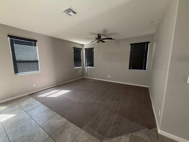 Foto del edificio - 3737 E Myrtle Ave