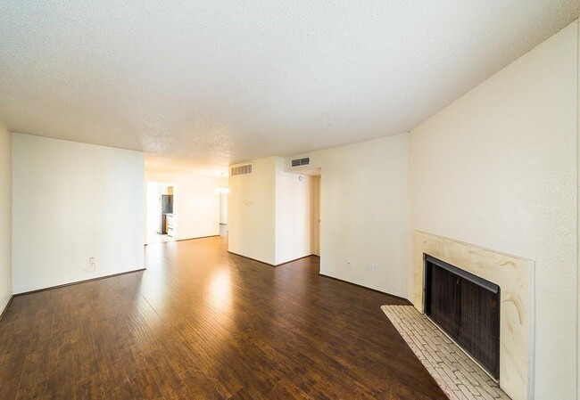 Building Photo - 3600 Jeanetta St