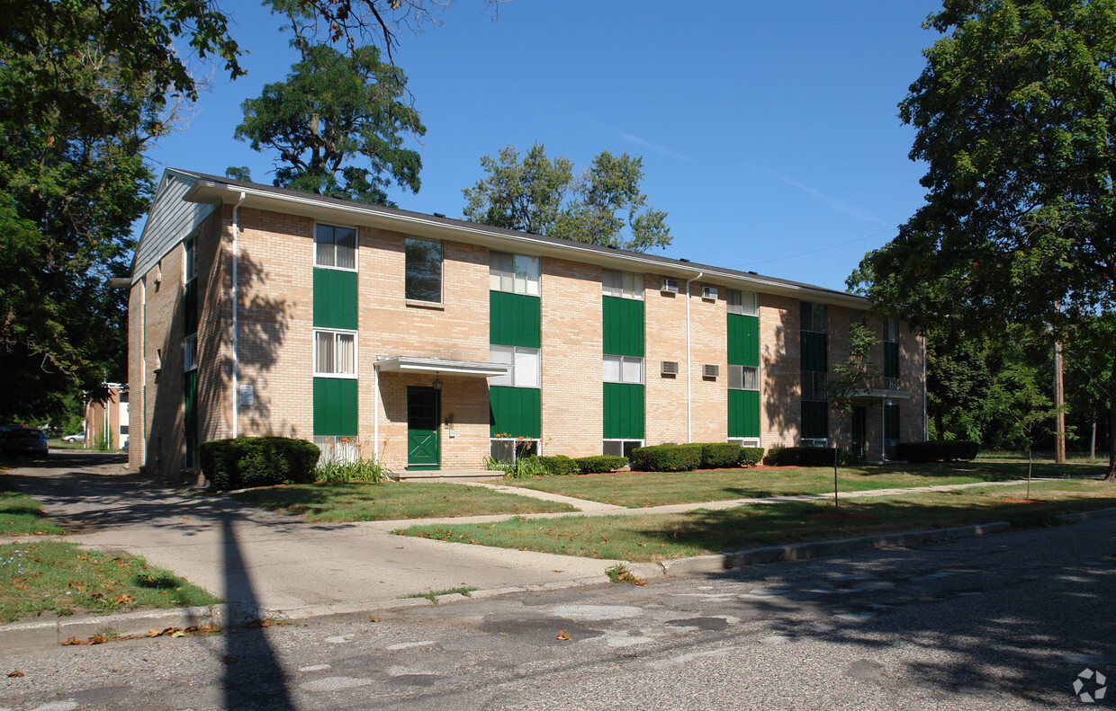 Primary Photo - River Street Apartments