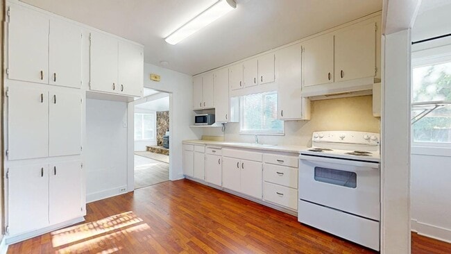 Foto del edificio - 2560 Fowler Ave