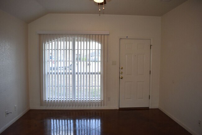 Building Photo - 3503 Dustin Ct