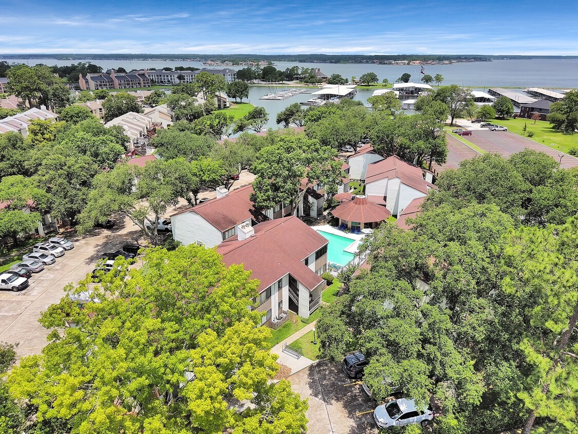 Primary Photo - 12100 Melville Dr