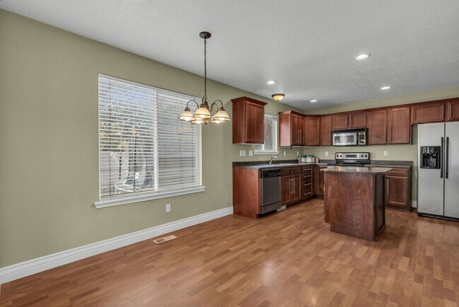 Foto del edificio - Beautiful 4 Bedroom 2.5 Bath Home in Lehi near Thanksgiving Point!