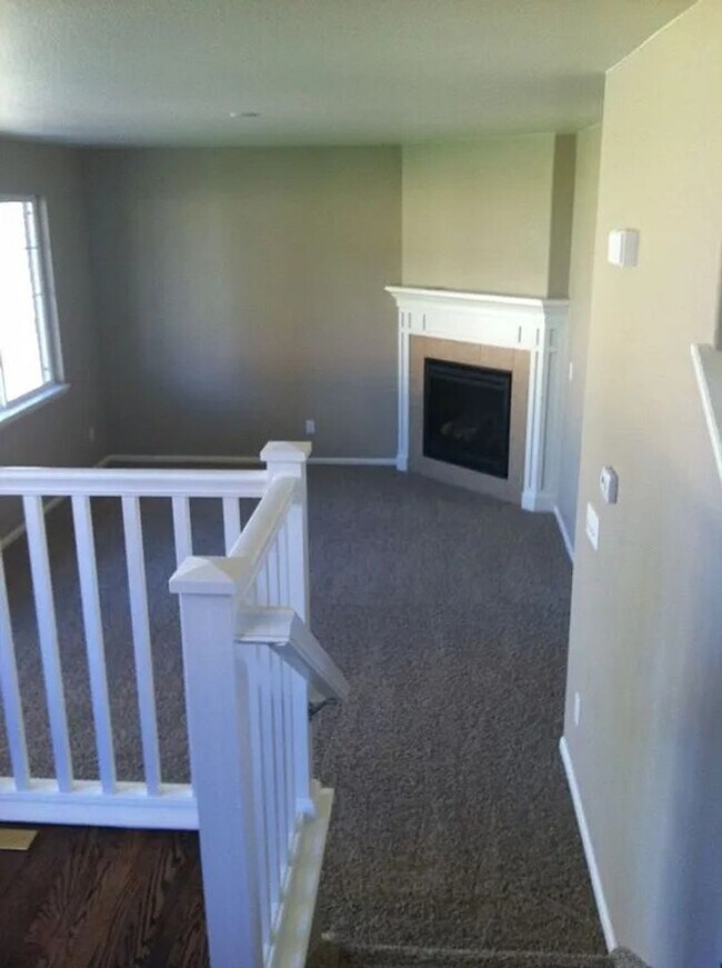 Photo - 3 BR/2.5BA Home with 2-Car Garage Near Buc...