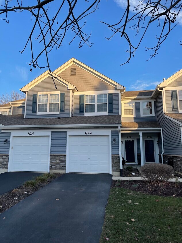 822 Woodewind Dr, Naperville, IL 60563 Townhome Rentals in Naperville