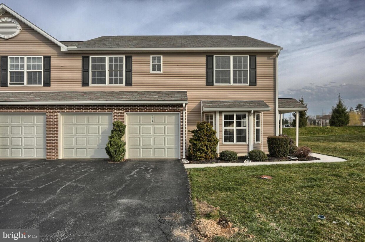 150 Merlin Dr, Hummelstown, PA 17036 Townhome Rentals in Hummelstown