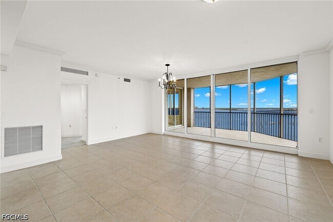 Foto del edificio - 2090 W First St