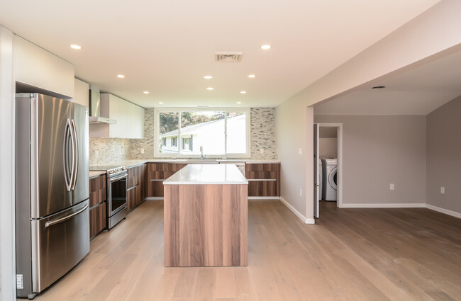 Building Photo - 9 Tartufi Cir