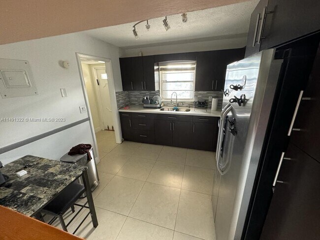 Foto del edificio - 5170 SW 40th Ave