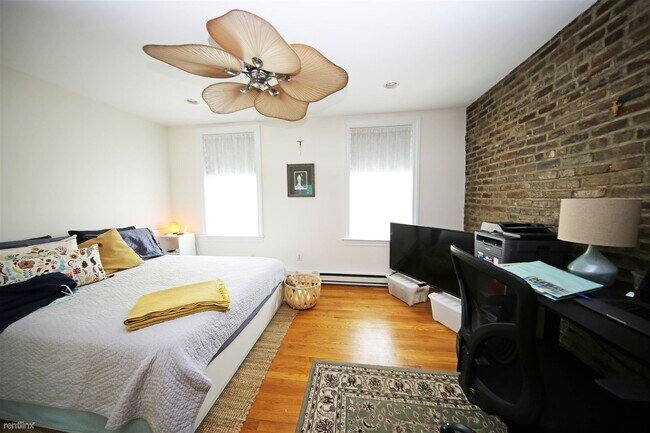 Building Photo - Studio, 1 bath Condo - 16 Henchman St 3R