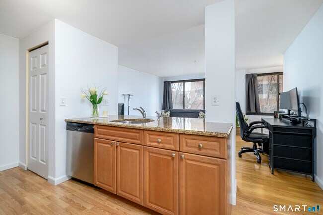 Foto del edificio - 300 Broad St