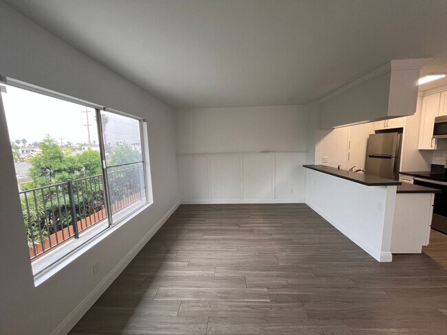 Building Photo - M369 - Albini