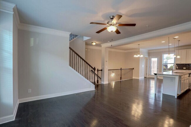 Building Photo - 6449 Brookside Blvd