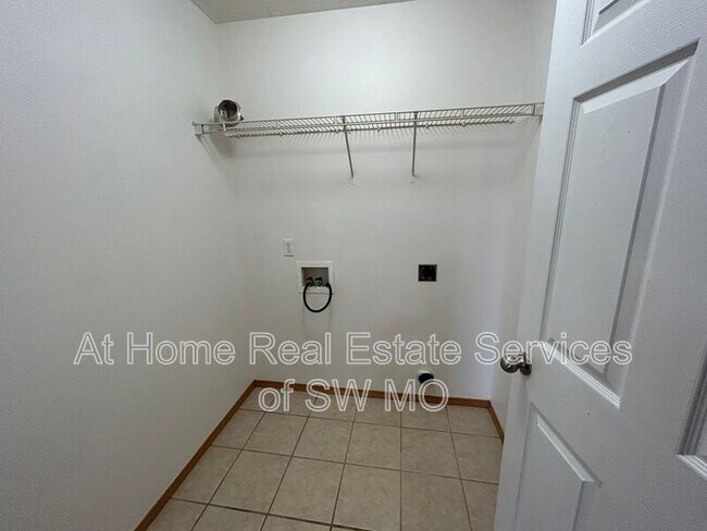 Foto del edificio - 114 Bailey Cir