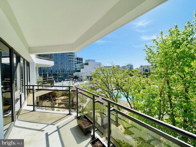 Foto del edificio - 1530 Key Blvd