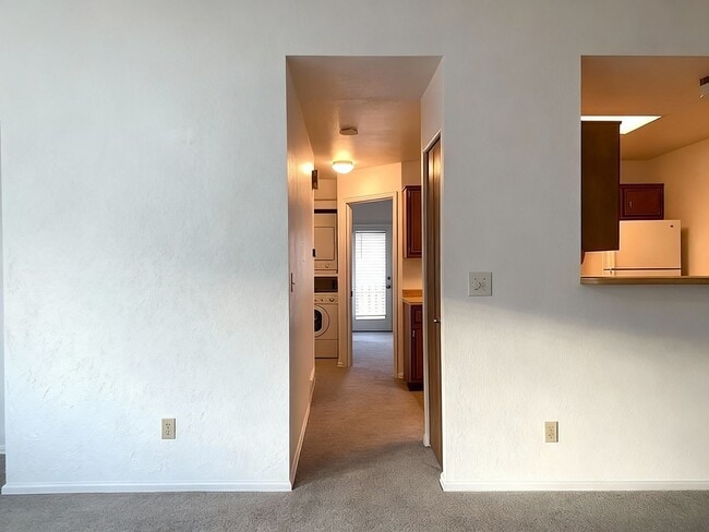 Photo - Cozy 2 bedroom Townhouse in Cheyenne Mountain with VIEWS of mountains