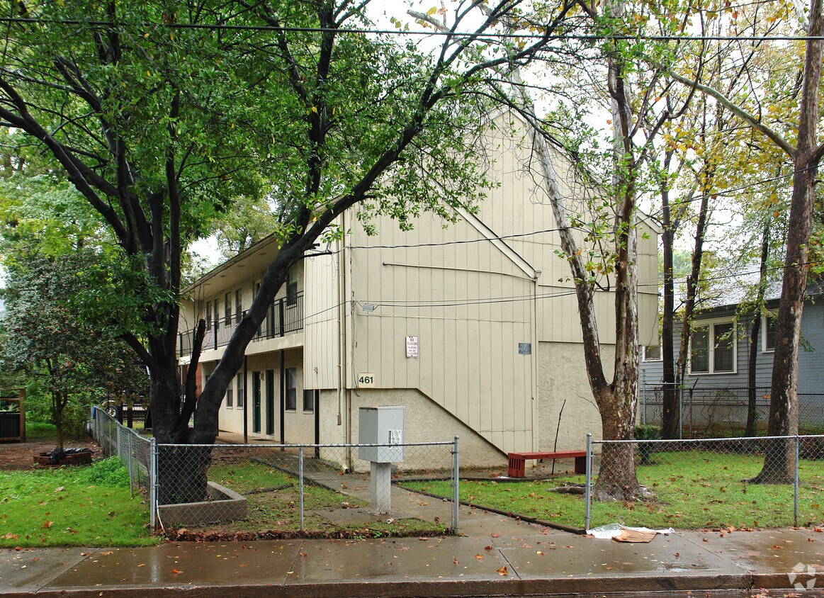 Primary Photo - 461 NE Felton Dr