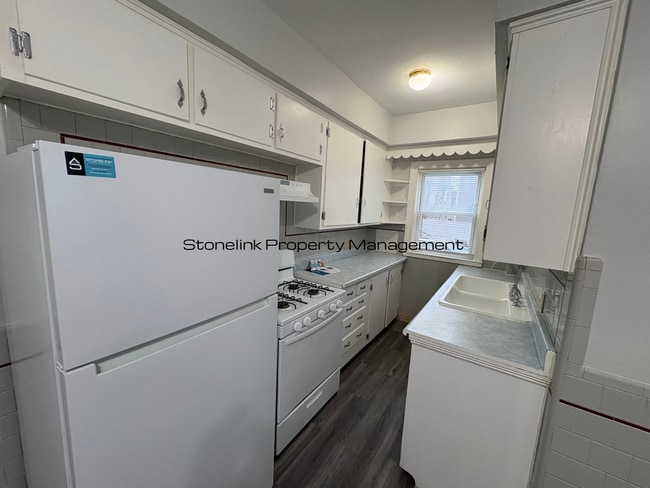 Building Photo - 15 Hawkins St