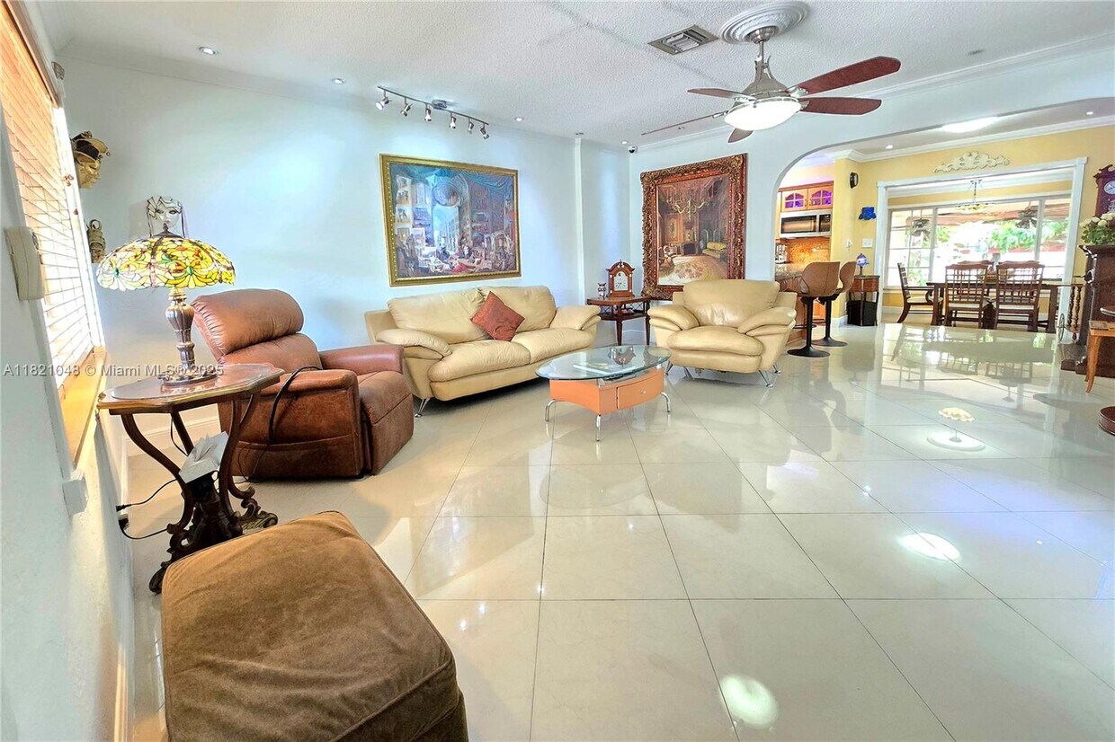 Foto principal - 2849 Dewey St