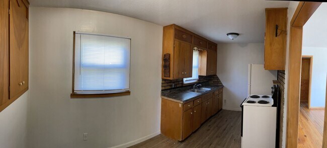 Building Photo - Plenty of Space in this Ranch Home