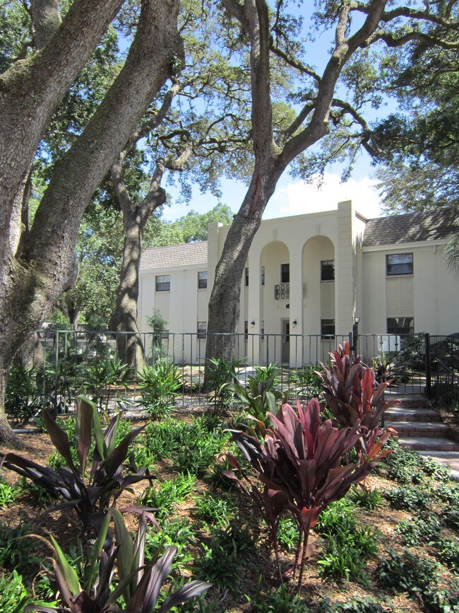 The Flats at Seminole Heights Apartments Tampa, FL