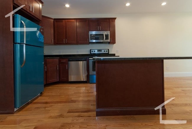 Building Photo - 79 Brighton Ave