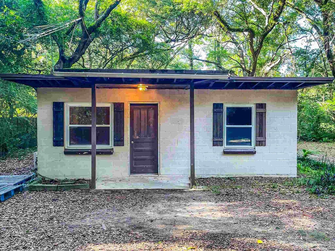 Foto principal - 9759 Cove Ave