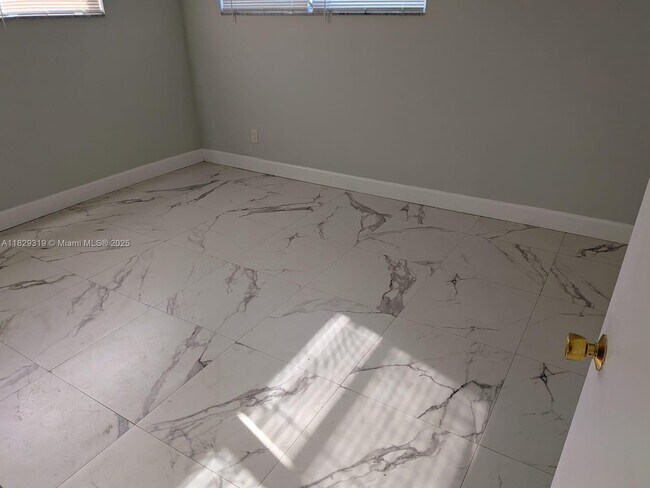 Foto del edificio - 6201 SW 37th St