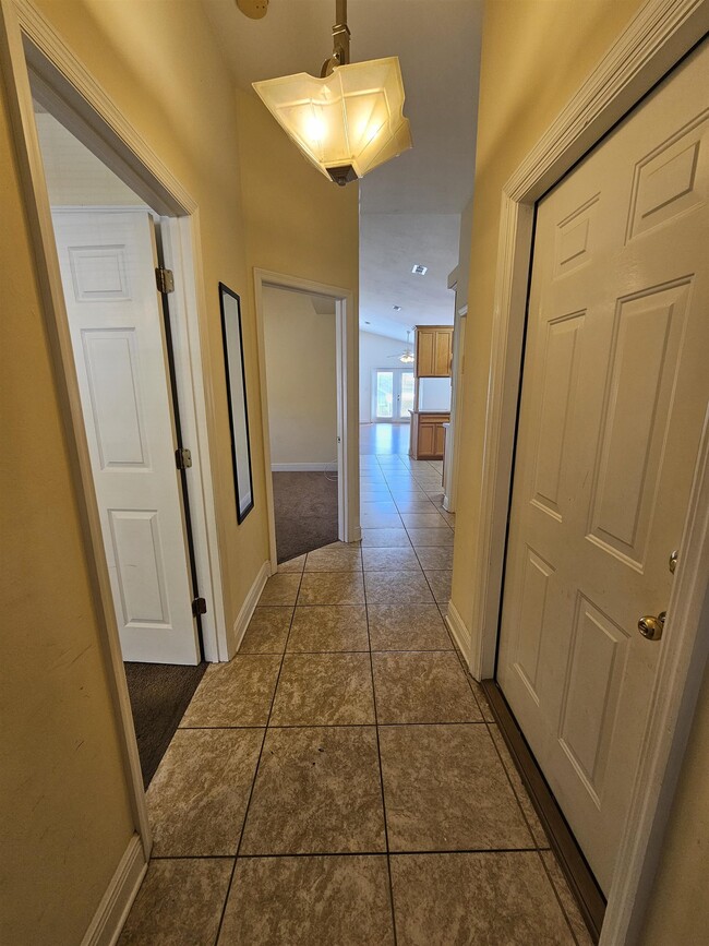 Building Photo - 3283 Emerson Ln