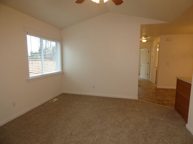 Building Photo - 3536-3538 Fisher Ct NE Salem, OR 97305