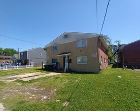 Building Photo - 2408 Maltby Ave