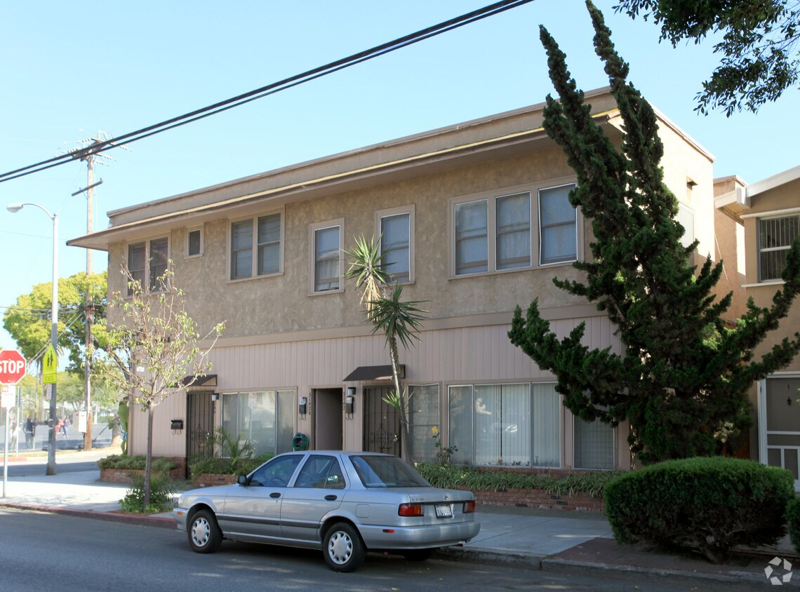 Building Photo - 3140 E 3rd St