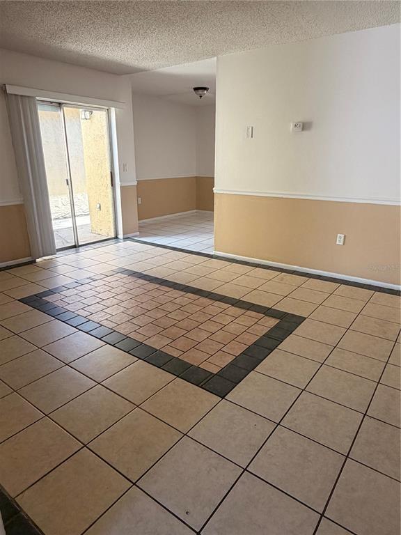 Foto del edificio - 1275 Woodman Way