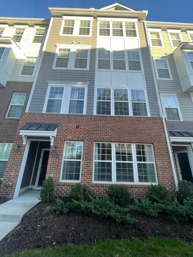 Foto del edificio - 8131 Wistar Creek Mews Unit B, Henrico, VA...