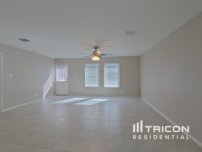 Building Photo - 1417 Dovekie Drive Forney TX