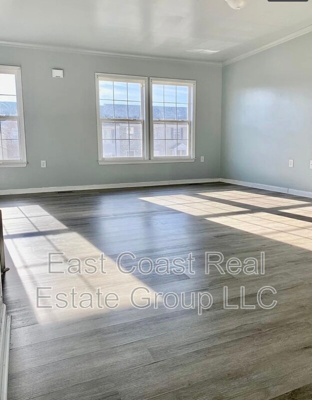 Foto del edificio - 27 Dunlap Dr