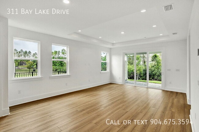 Foto del edificio - 311 Bay Lk Dr