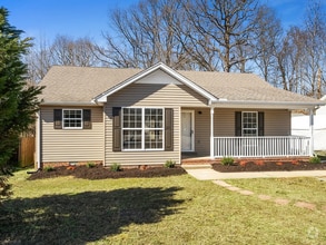 Building Photo - 636 Laramie Dr