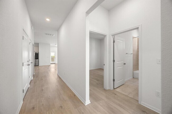 Foto del edificio - 6516 Blakely Bnd