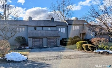 Building Photo - 10 Ledgewood Dr