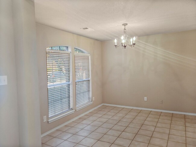 Foto del edificio - Updated 2-story 4 Bedroom home!