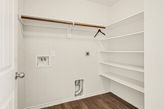Building Photo - 2806 Morgensen Dr