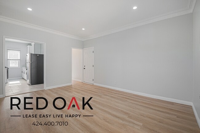 Building Photo - 855 Irolo St