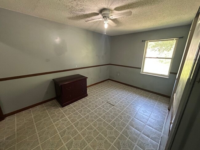 Building Photo - 161 Oak Hill Cluster