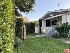 Building Photo - 815 N Hobart Blvd